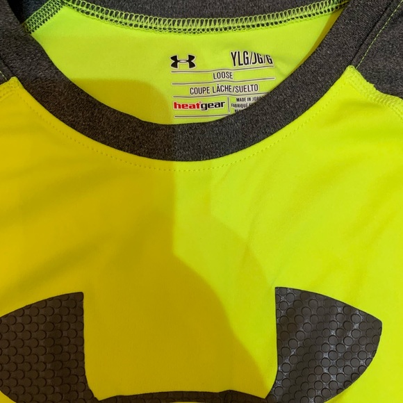 Under Armour Youth Top. - Picture 3 of 4